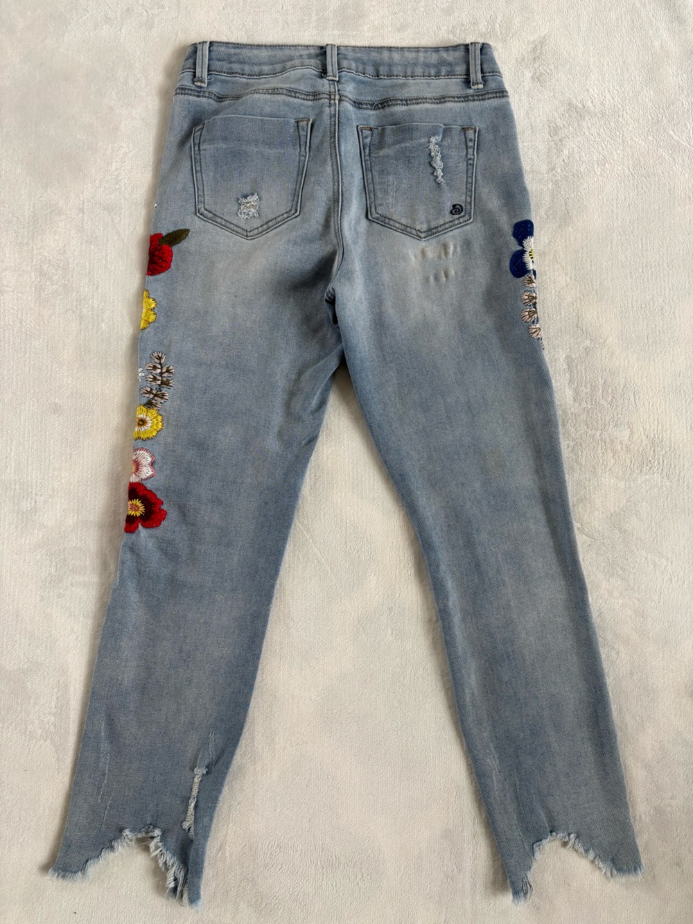 Indigo Rein Floral Boho Embroidered Cropped Ankle Jeans Size 9 Distressed Denim - Picture 6 of 15